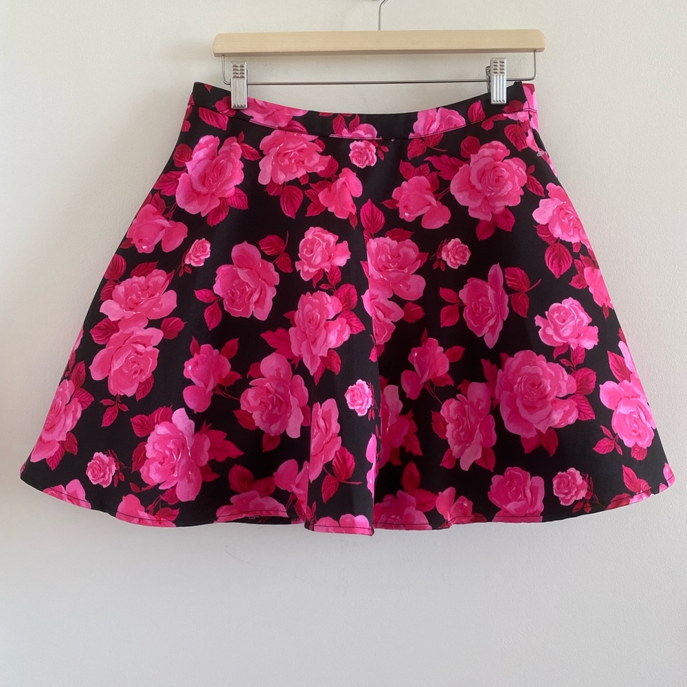 B Darlin Black and Pink Floral Mini Skirt Size 11/12 (Juniors)